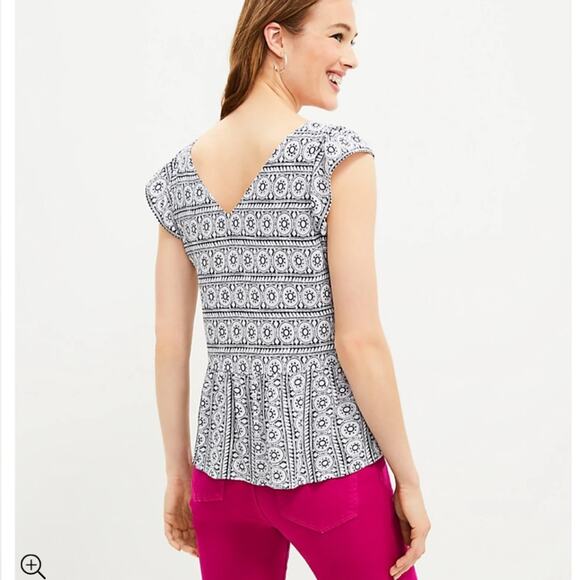 LOFT Top Women's Small Petite Medallion Sleeveless Peplum Blouse V Neck White - Picture 4 of 6
